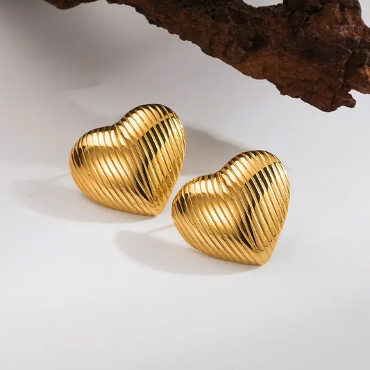 Small Gold Heart ❤️ Earring