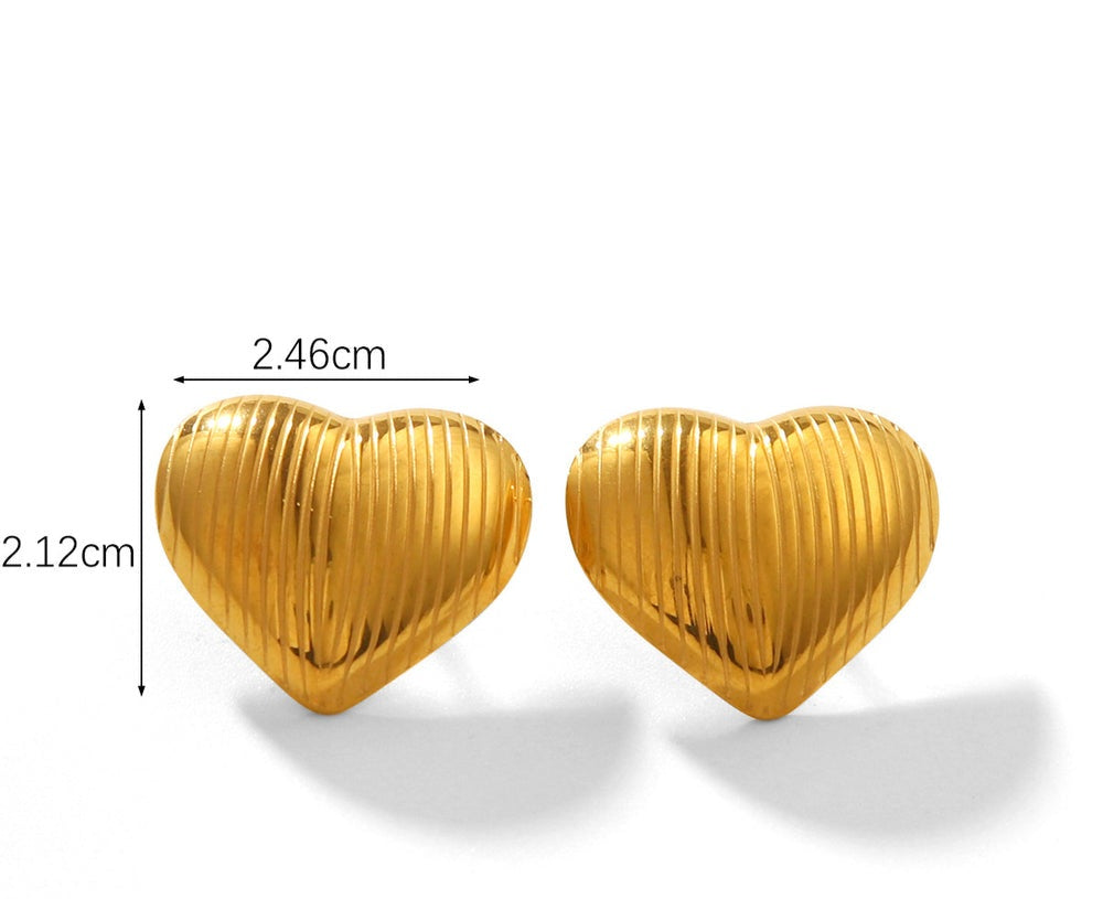Small Gold Heart ❤️ Earring
