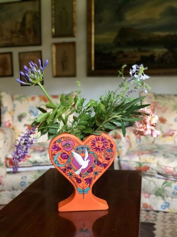 Handmade ceramic heart vase "Natzin" Orange