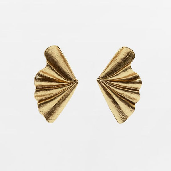 Gold fan-shaped earrings